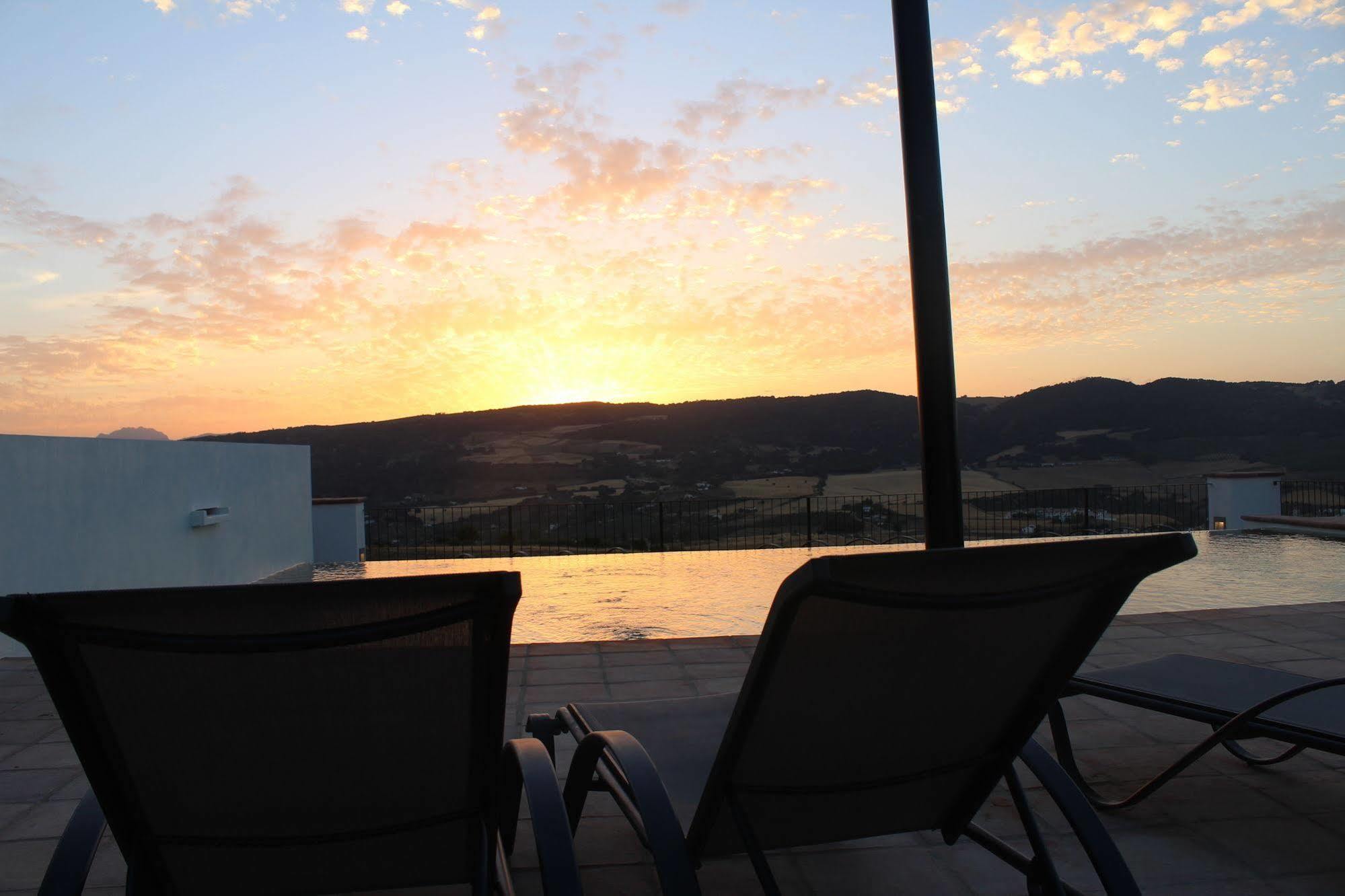 Arriadh Hotel รอนดา ภายนอก รูปภาพ